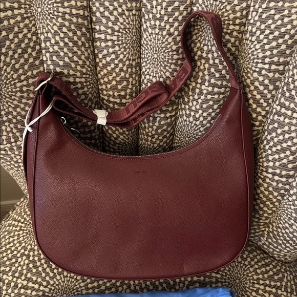 BAGGU Medium Recycled Leather Crescent Shoulder Bag Mahogany Burgundy NWT - Picture 6 of 14